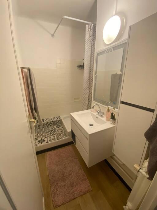 Appartement T4 A Deux Pas De La Gare St Charles Marselha Exterior foto