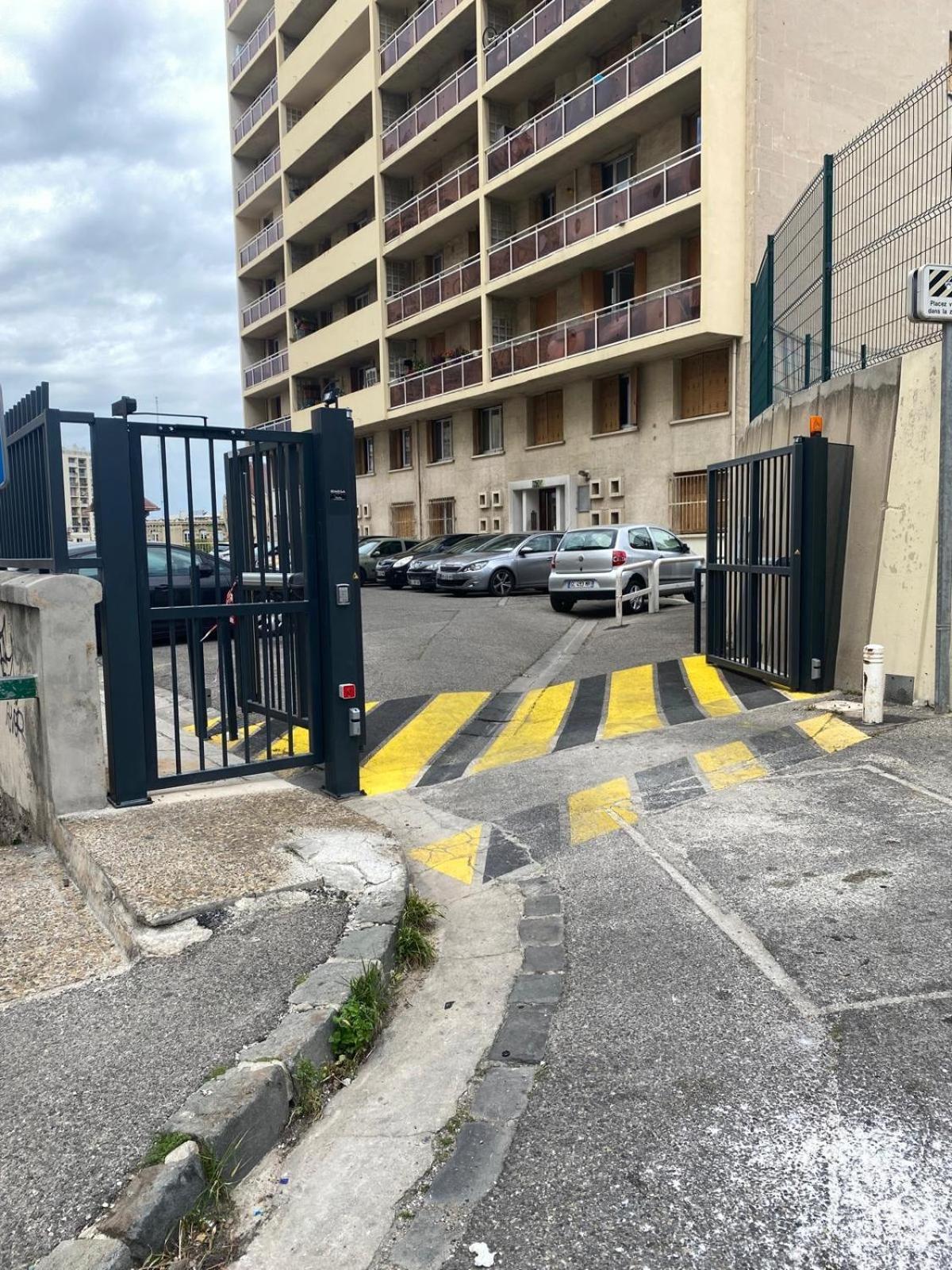 Appartement T4 A Deux Pas De La Gare St Charles Marselha Exterior foto